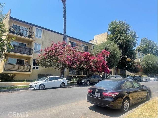 Valley Village, CA 91607,5257 Radford Avenue #314