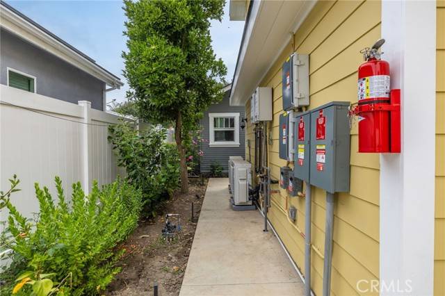 Santa Ana, CA 92701,616 S Van Ness Avenue