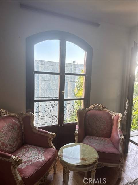 Beverly Hills, CA 90210,9233 Burton Way #505