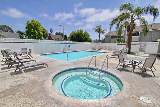 Huntington Beach, CA 92646,18785 Heavenwood #C171