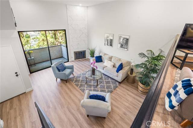 Los Angeles, CA 90041,1832 Oak Tree Drive #8