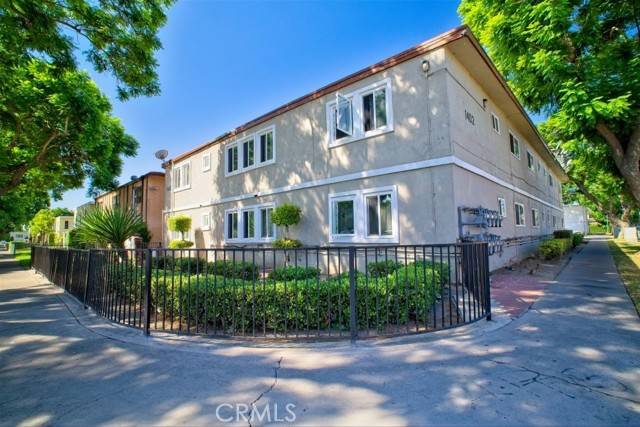 Santa Ana, CA 92707,1402 S Minnie Street