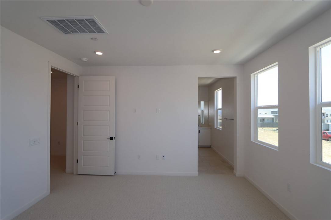 Valencia (santa Clarita), CA 91381,27336 Maverick Place