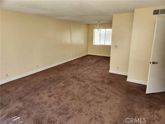 Sylmar (los Angeles), CA 91342,13880 Sayre Street #37