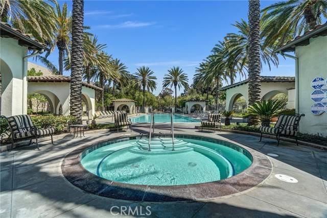 Santa Ana, CA 92704,1907 W Meadowbrook Drive