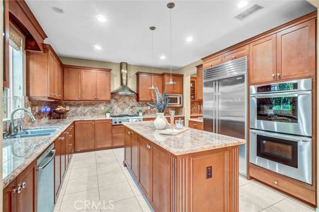 Santa Ana, CA 92704,1907 W Meadowbrook Drive