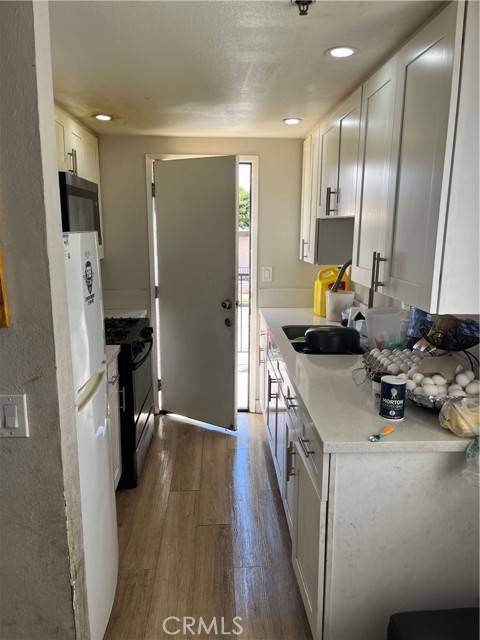 Santa Ana, CA 92701,520 E Walnut