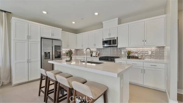 Valencia (santa Clarita), CA 91381,26833 Sonnet Place