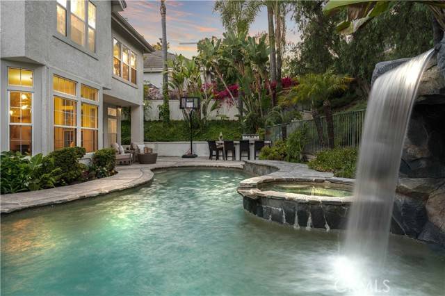 Laguna Hills, CA 92653,27153 Woodbluff Rd