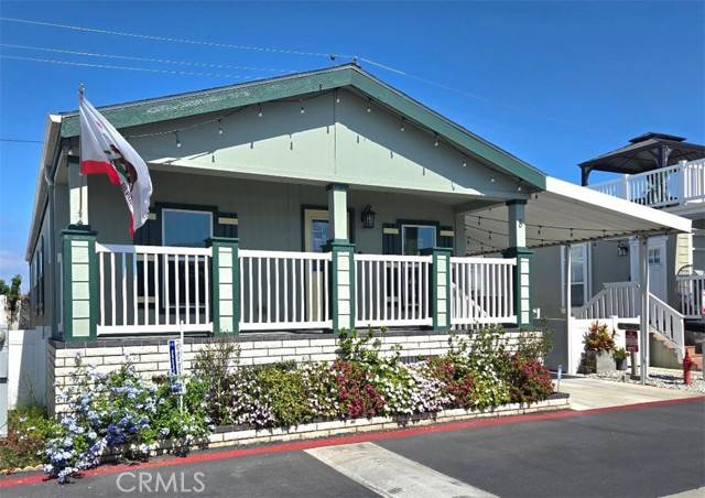 Huntington Beach, CA 92646,21851 Newland St. #8