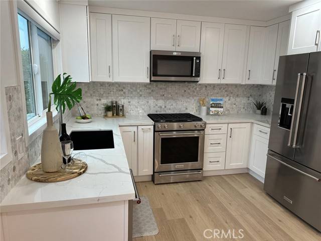 Irvine, CA 92604,72 Eagle Point #38