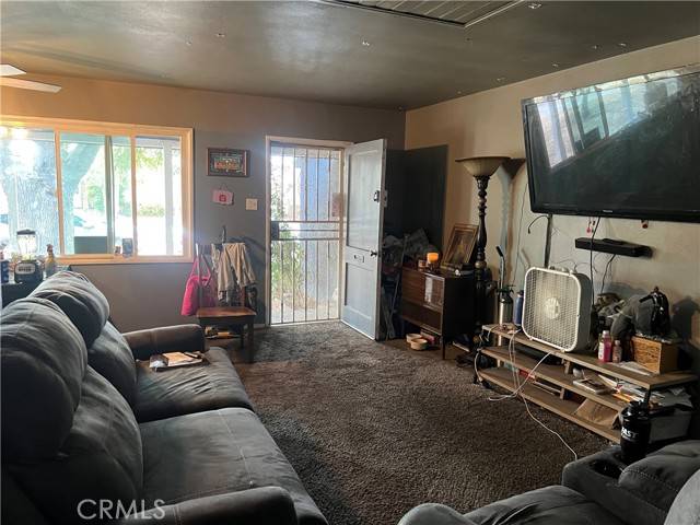 Pico Rivera, CA 90660,9409 Loch Avon