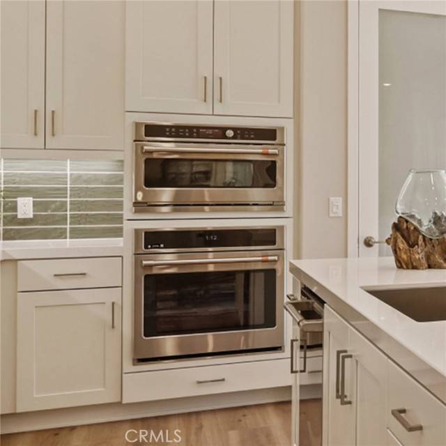 Irvine, CA 92618,409 Clipper