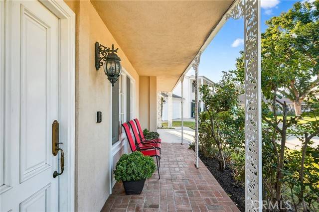 Tustin, CA 92780,17562 Laurie