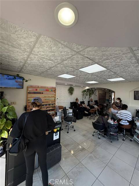 Santa Monica, CA 90403,1229 Montana Avenue