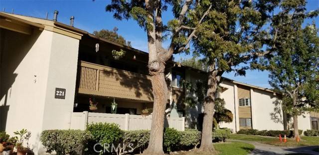 Huntington Beach, CA 92646,8933 Biscayne Court #221H