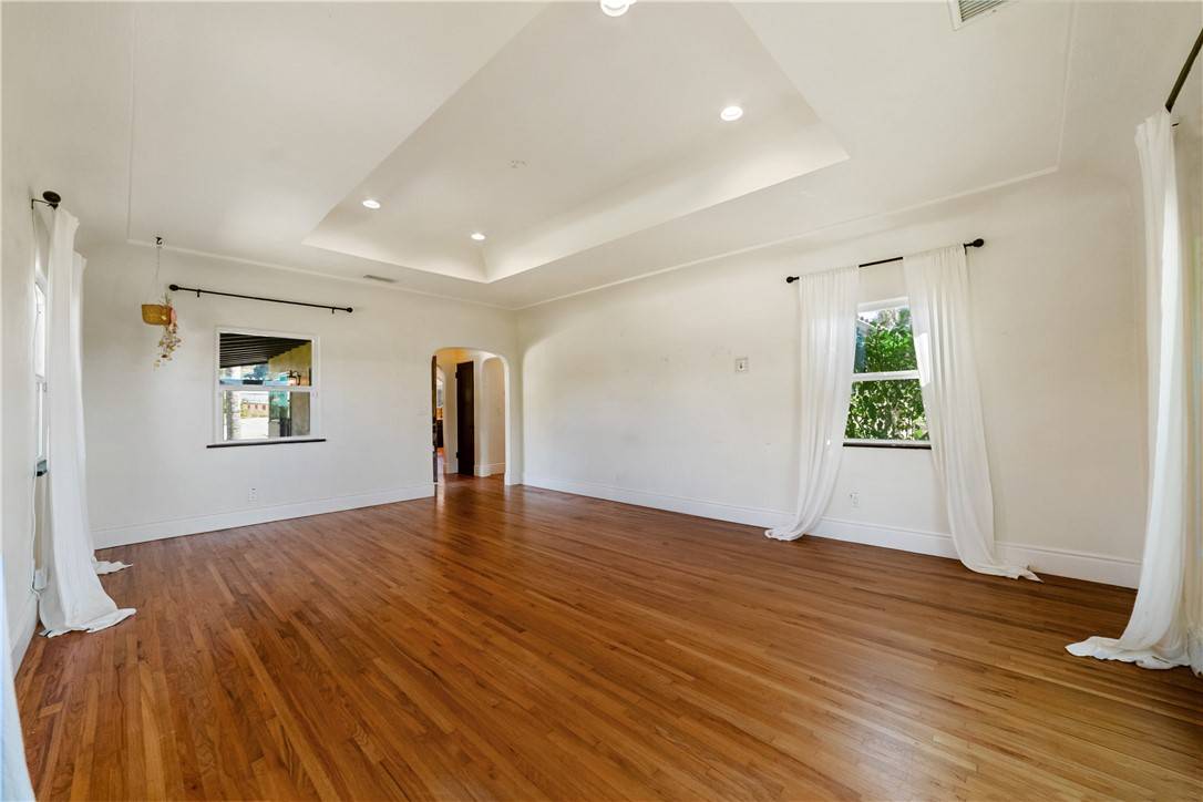 Vista, CA 92084,1955 Friendly