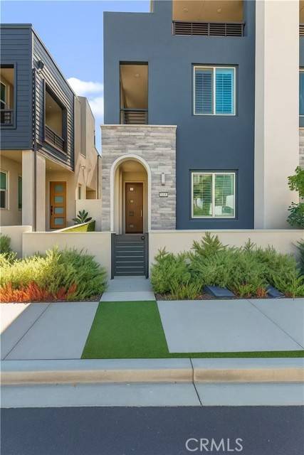 Irvine, CA 92618,106 Culture