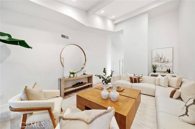 Huntington Beach, CA 92647,17442 Coronado Lane