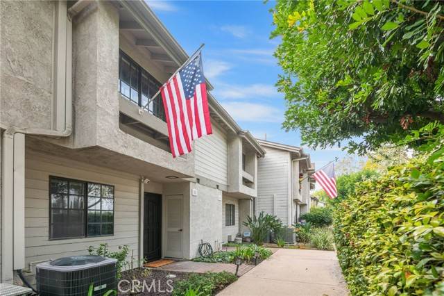 Fullerton, CA 92831,2220 E Chapman #5