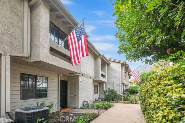 Fullerton, CA 92831,2220 E Chapman #5