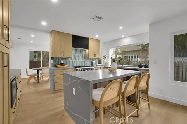 Lake Forest (el Toro), CA 92630,24882 Timberwood Way