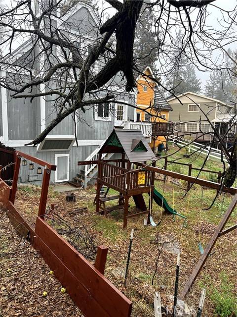 Crestline, CA 92325,324 Forest Circle