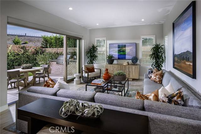 Irvine, CA 92618,214 Maricopa