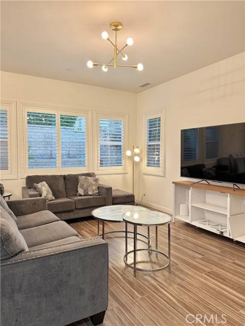 Lake Forest (el Toro), CA 92630,22 Lark