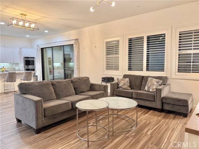 Lake Forest (el Toro), CA 92630,22 Lark