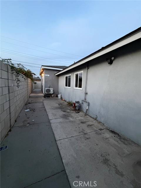 Santa Ana, CA 92703,4721 W Oakfield Avenue #2