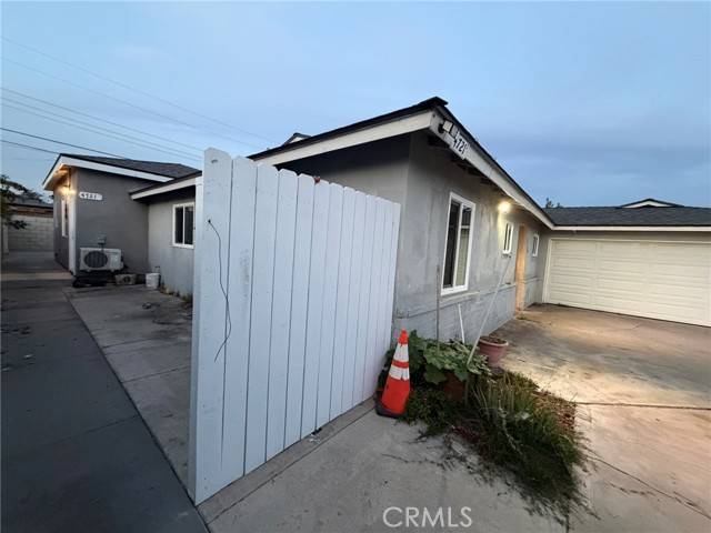 Santa Ana, CA 92703,4721 W Oakfield Avenue #2