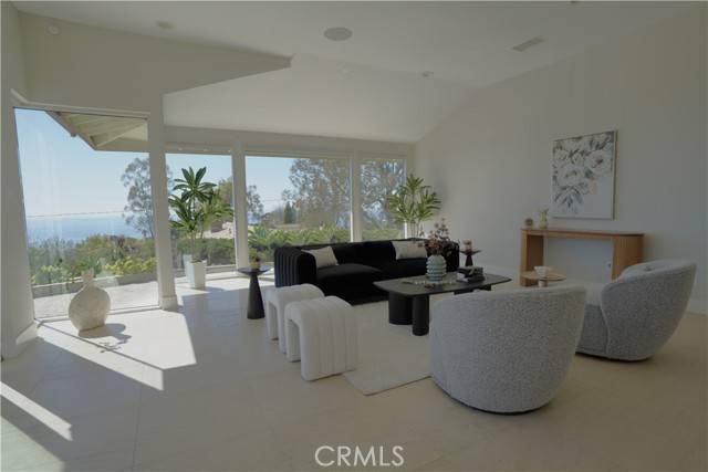 Laguna Beach, CA 92651,2615 Temple Hills