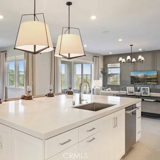 Valencia (santa Clarita), CA 91354,24393 Calle La Roca