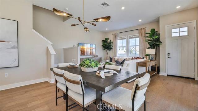 Valencia (santa Clarita), CA 91381,27423 Shining Willow Lane