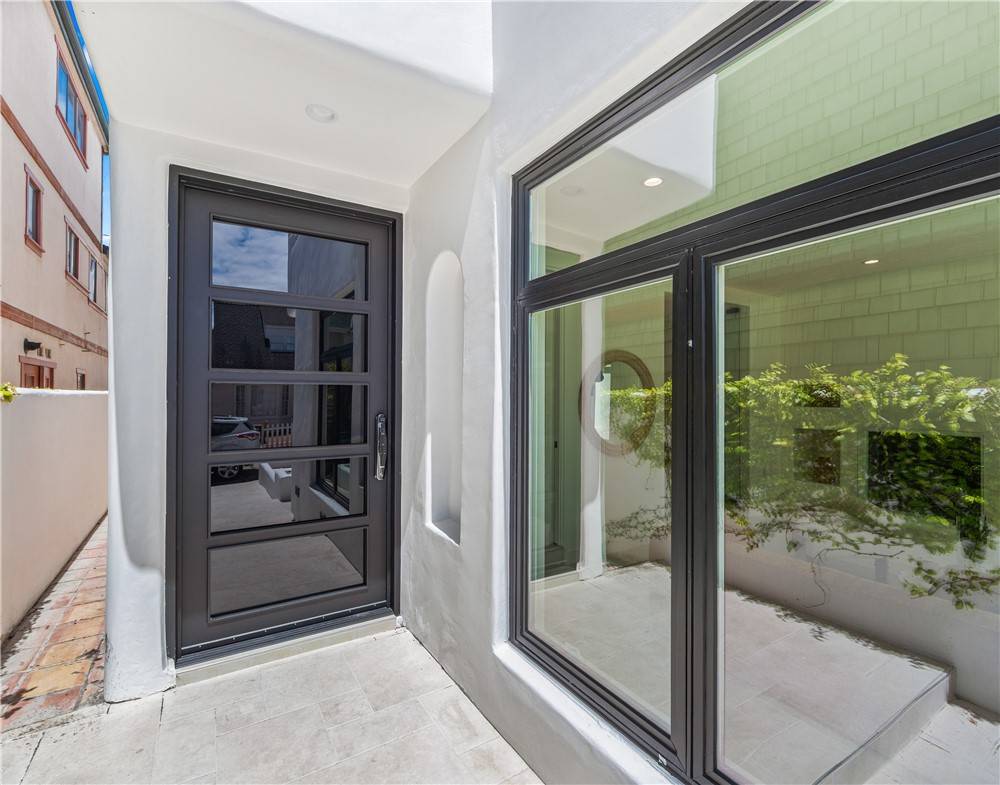 Manhattan Beach, CA 90266,541 4th