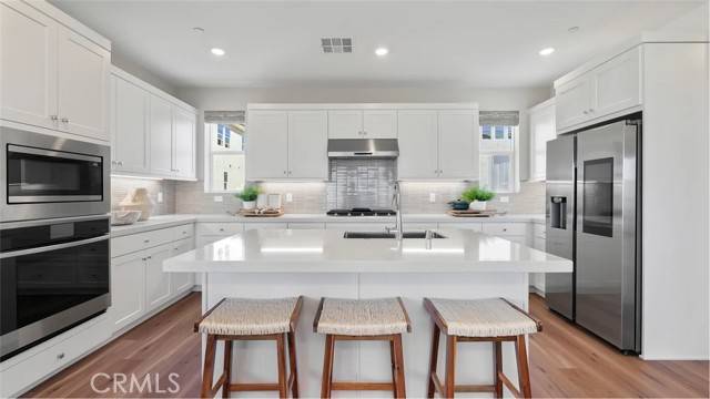 Valencia (santa Clarita), CA 91381,27569 Millstone Place