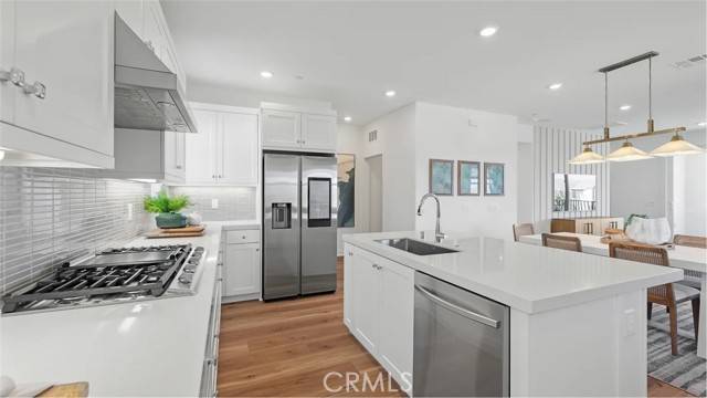 Valencia (santa Clarita), CA 91381,27569 Millstone Place