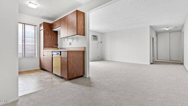 Glendale, CA 91203,409 Burchett Street #210