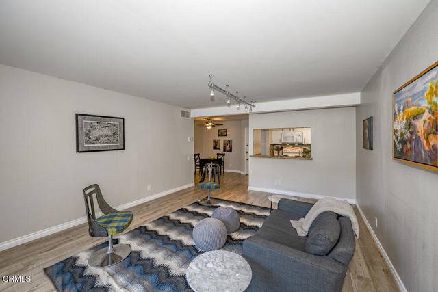 Los Angeles, CA 91316,5460 White Oak Avenue #E125