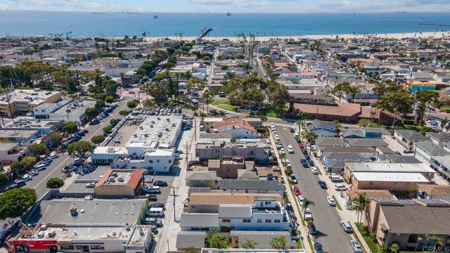 Seal Beach, CA 90740,330 8th St