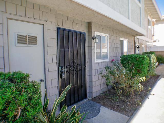 Vista, CA 92084,2112 E Vista Way #33