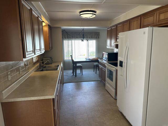 Santee, CA 92071,8301 Mission Gorge Road #246