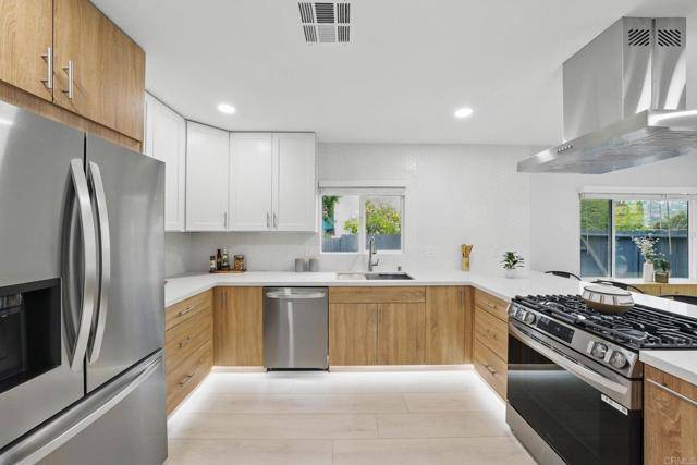 Spring Valley, CA 91977,8806 LAMAR