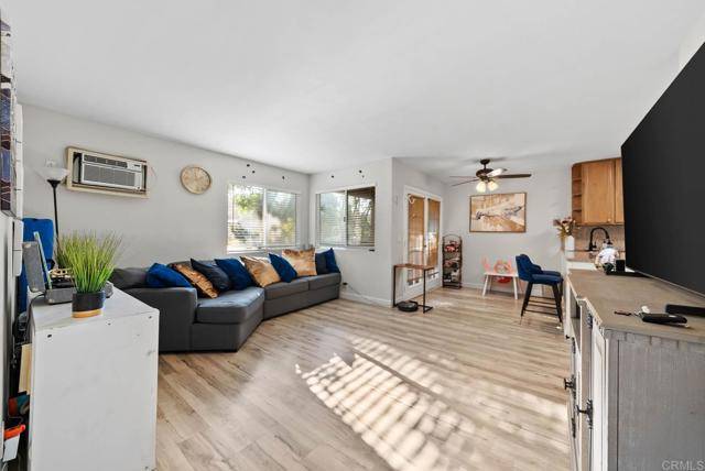 El Cajon, CA 92020,1280 W Main Street #42