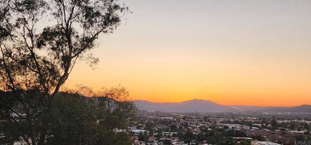 Santee, CA 92071,8712 N Magnolia #169