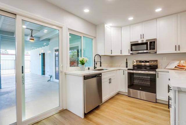 Oceanside, CA 92057,3839 Vista Campana S #6