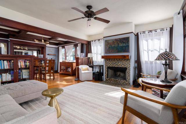 San Diego, CA 92103,3915 Falcon St