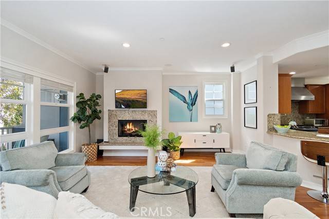 Manhattan Beach, CA 90266,229 Aviation Place