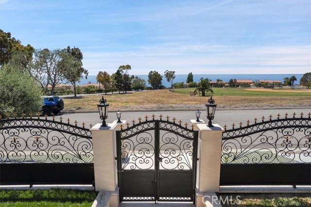 Palos Verdes Estates, CA 90274,1548 Via Martinez